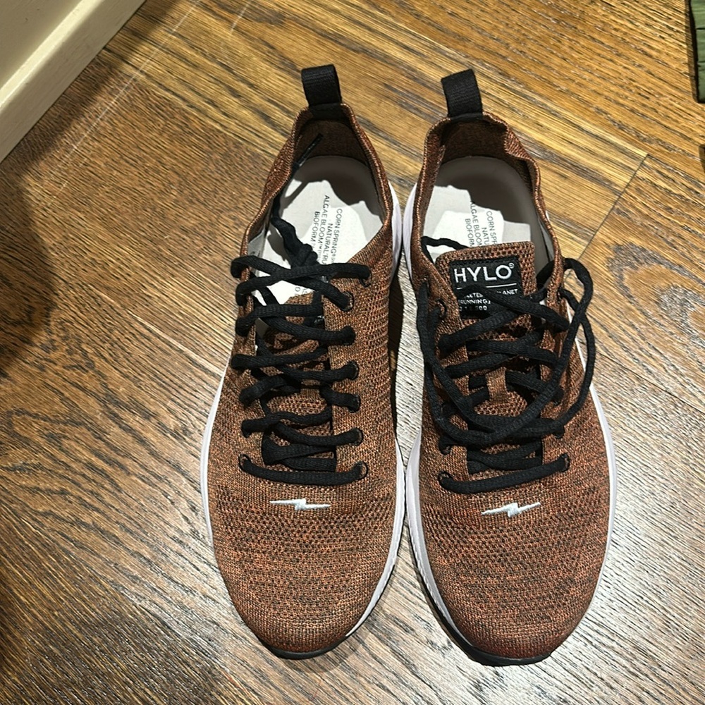 Hylo Sneakers